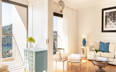 https://ohmydream.club/storage/media/uploads/Grecotel Corfu Imperial/rooms/Deluxe_Suite_Sea_View/prev/65a6d22226236.jpg
